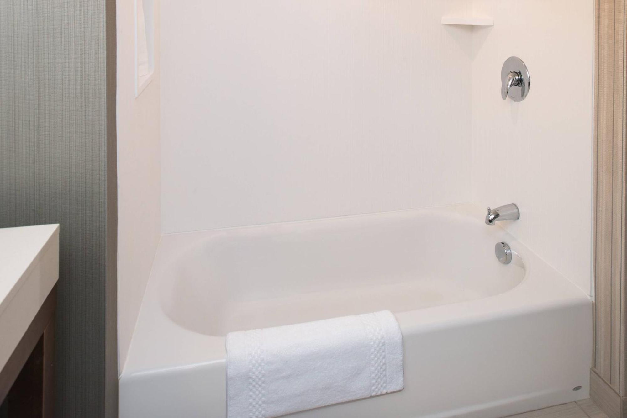 Hotel Courtyard By Marriott Detroit Farmington Farmington Hills Zewnętrze zdjęcie